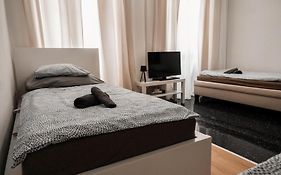 Wl Apartments #10R